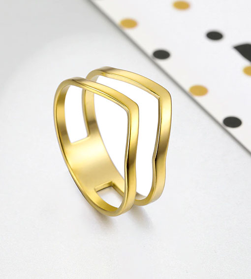 anillo doble triangulo dorado